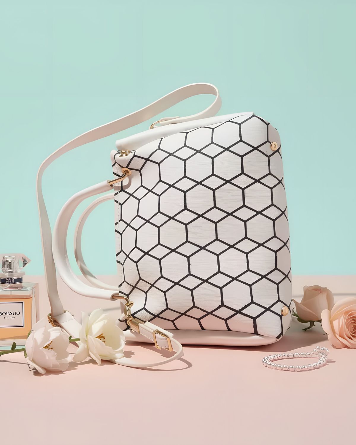 Elegant White Geometric Bag for Women's
